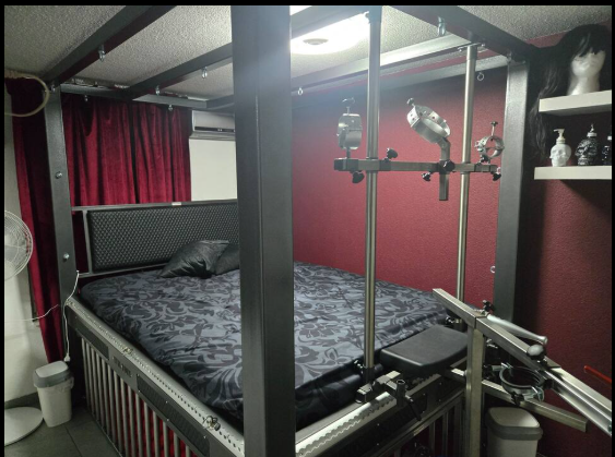 FETISH APARTMENT !! For BDSM lovers!!