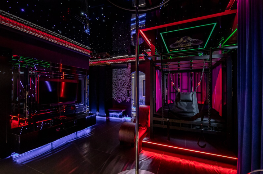 BDSM Apartment - Glamour
